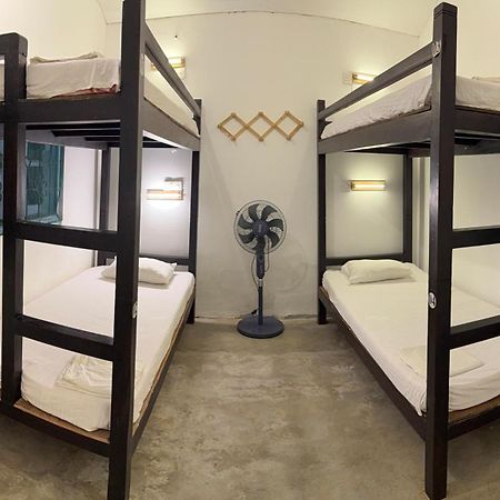 Bunk 15 Hiriketiya Hostel Dikwella Εξωτερικό φωτογραφία