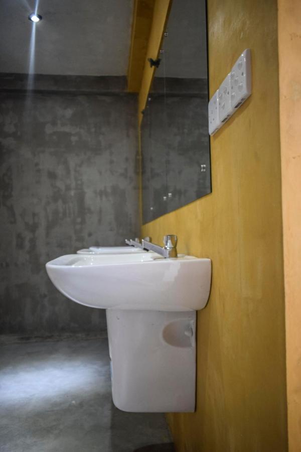Bunk 15 Hiriketiya Hostel Dikwella Εξωτερικό φωτογραφία
