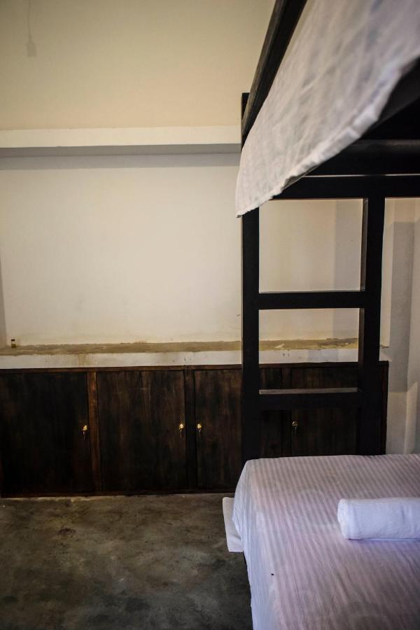 Bunk 15 Hiriketiya Hostel Dikwella Εξωτερικό φωτογραφία