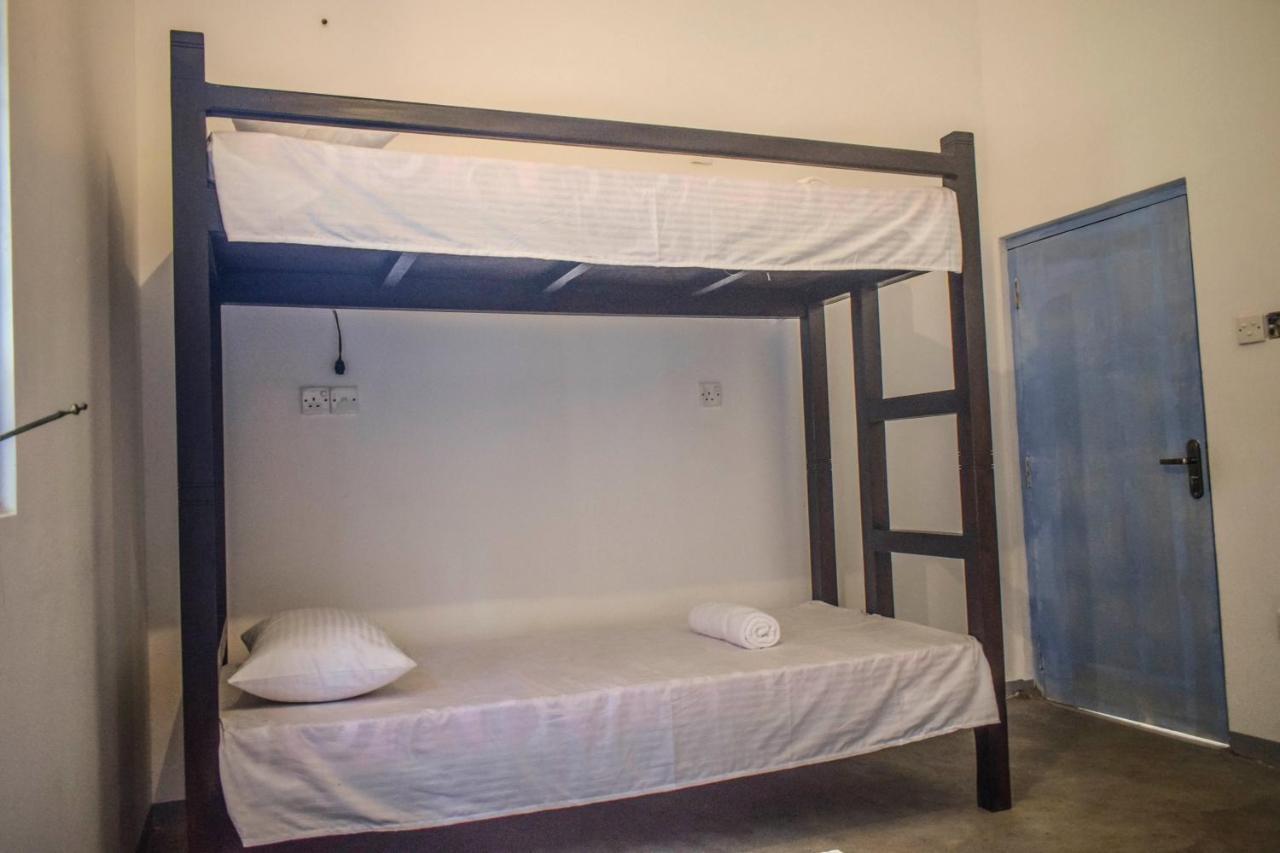 Bunk 15 Hiriketiya Hostel Dikwella Εξωτερικό φωτογραφία